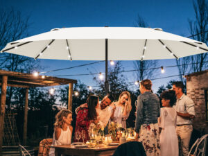 Outsunny Doppelsonnenschirm mit LED, 440 x 256 cm, Gartenschirm mit Handkurbel, Terrassenschirm in Cremeweiß für Garten & Terrasse | Aosom.de